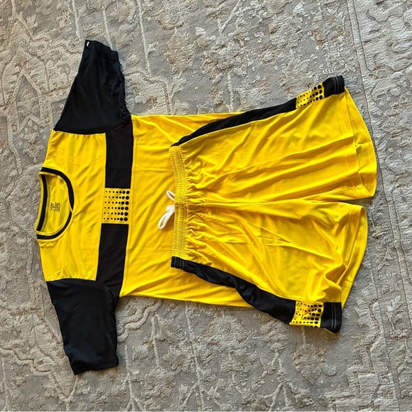 Athletic, Exercise activities - Yellow & Black Graphic T-Shirt - Picture 6 of 8